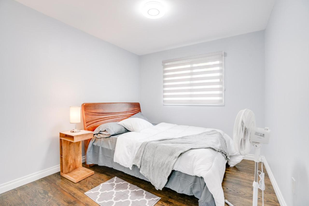 Furnished Family Home Near Toronto - Great Location Game Room - Backyard - Parking & Self Checkin Pickering Exterior photo